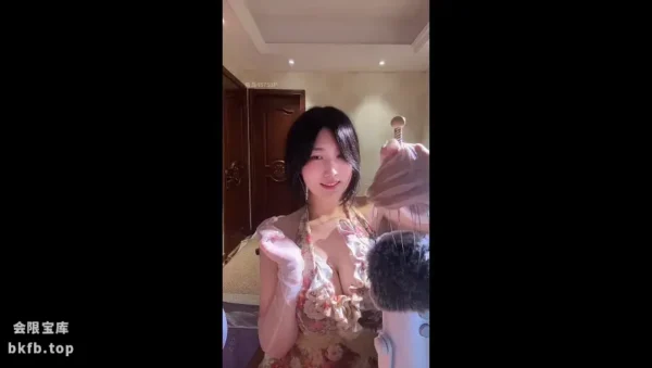 小羽ASMR：碎花裙