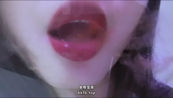 饺子姣姣：亚克力板