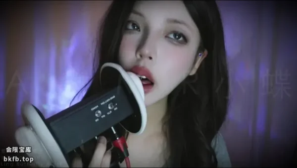 小凛蝶子：咬耳朵和恶龙咆哮