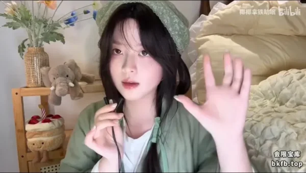 椰椰拿铁：充电专属 刮擦汉服&闲聊轻语