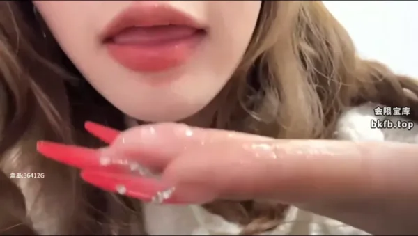 程皖该睡觉啦：口水手指